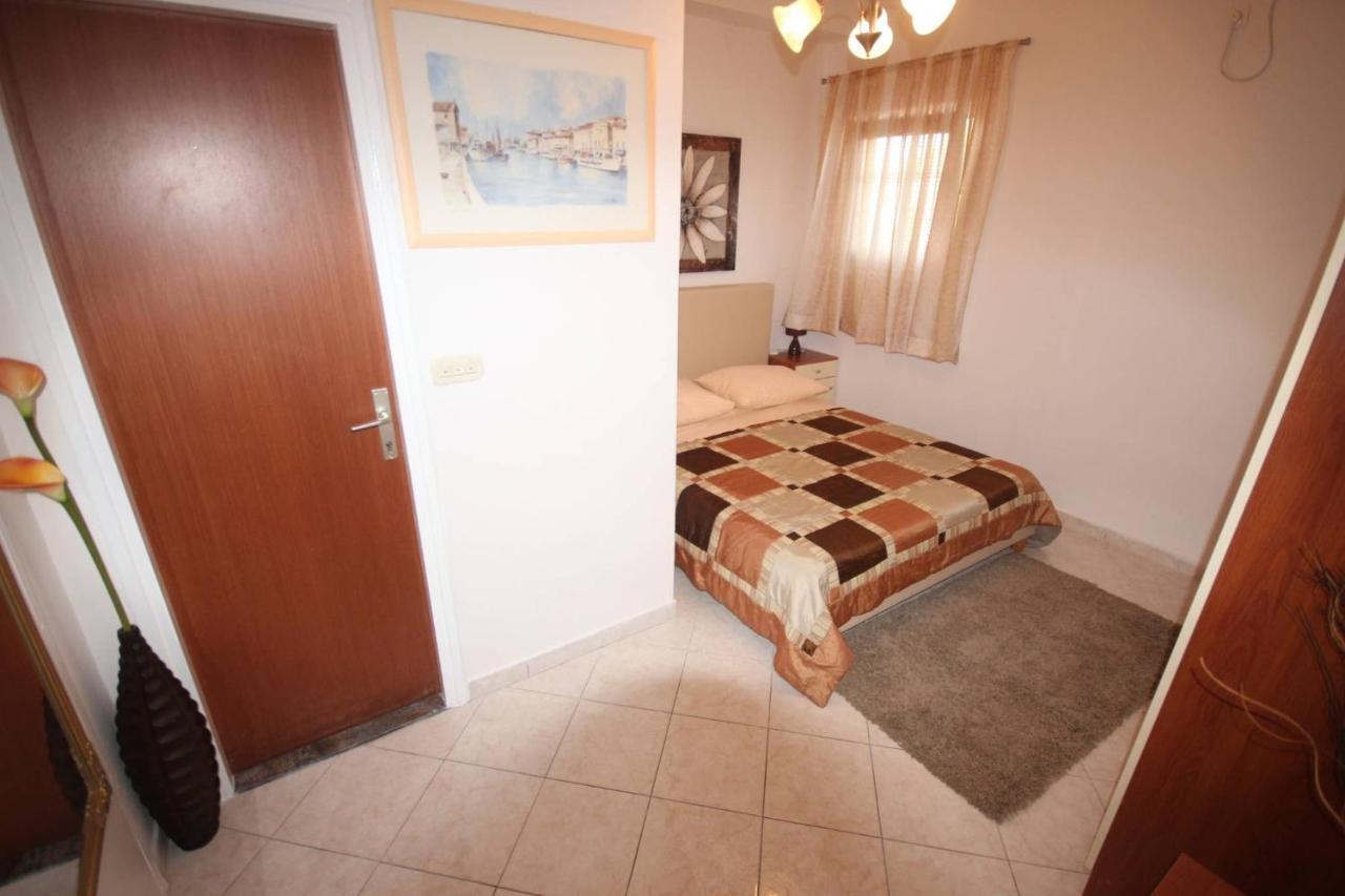 Small Apartment For A Great Holiday Задар Екстер'єр фото